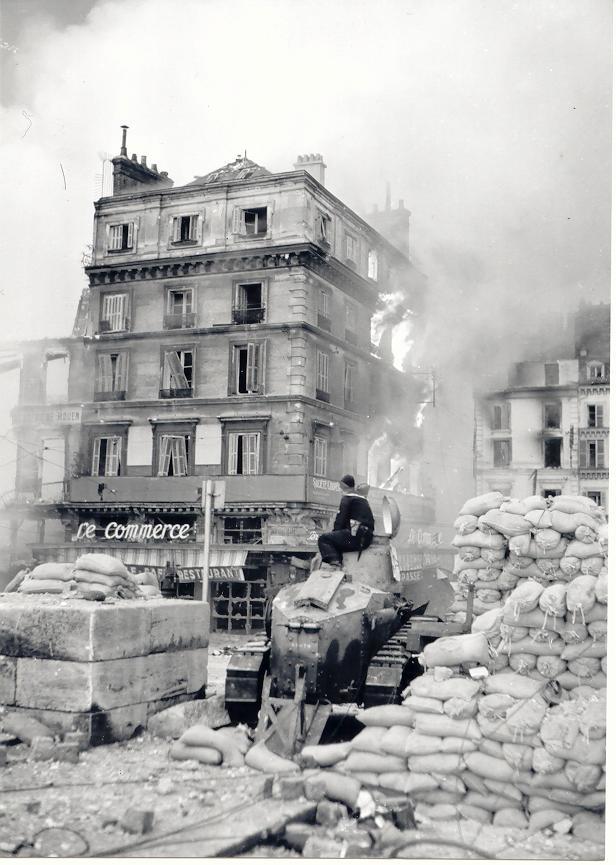 Photos tirées du livre ROUEN SOUS L'OCCUPATION 1940 - 1944 par Patrick Coiffier.